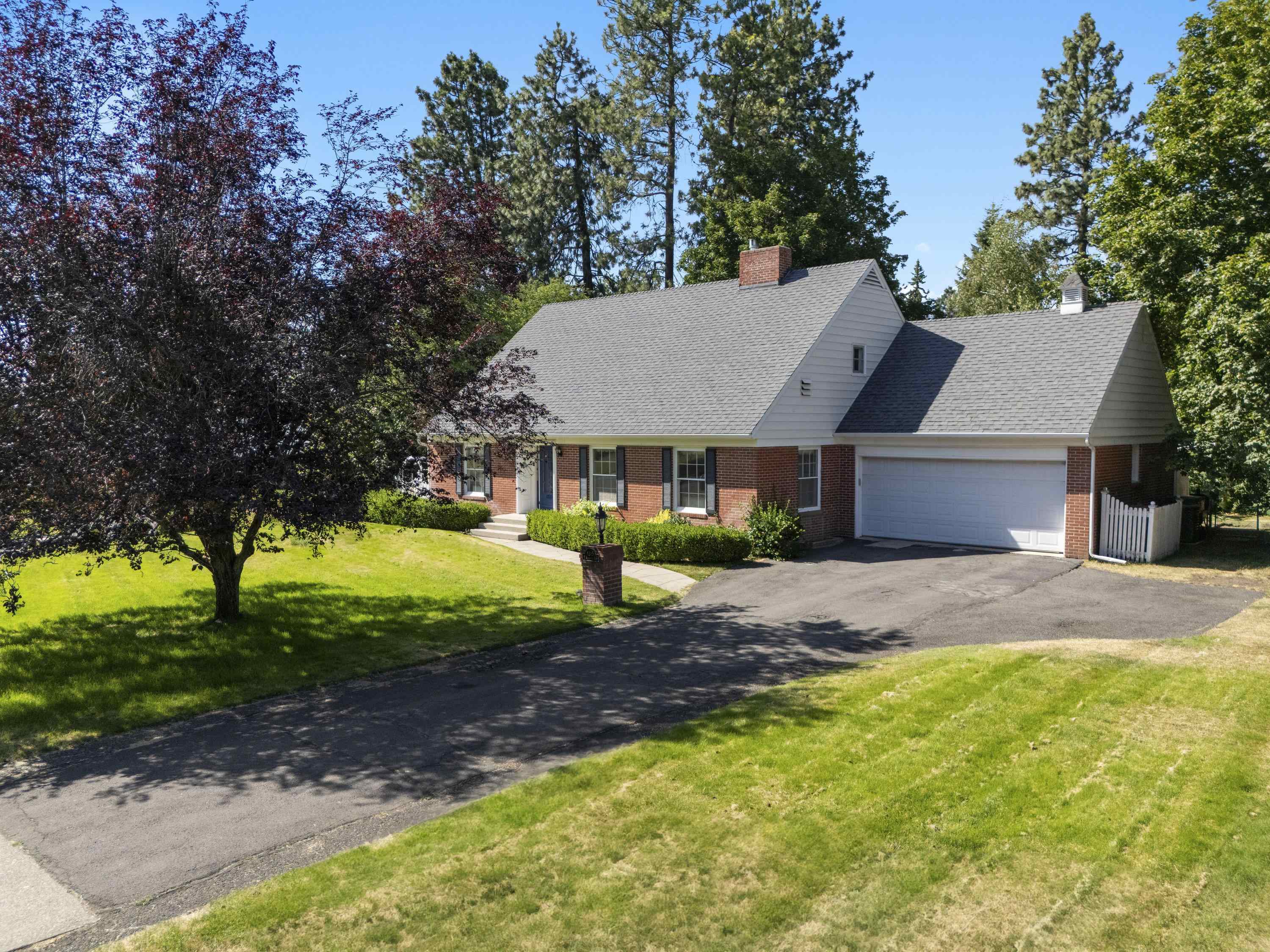 Property Photo: 1315 E Rockwood Blvd WA 99203