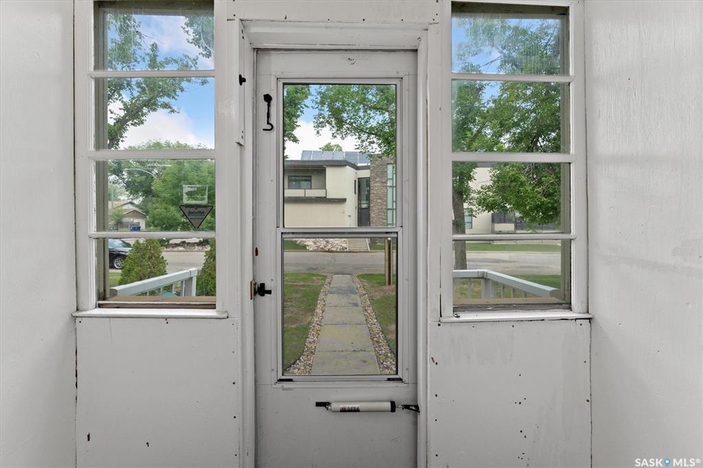 Property Photo:  1149 Oxford Street  SK S7K 0V1 