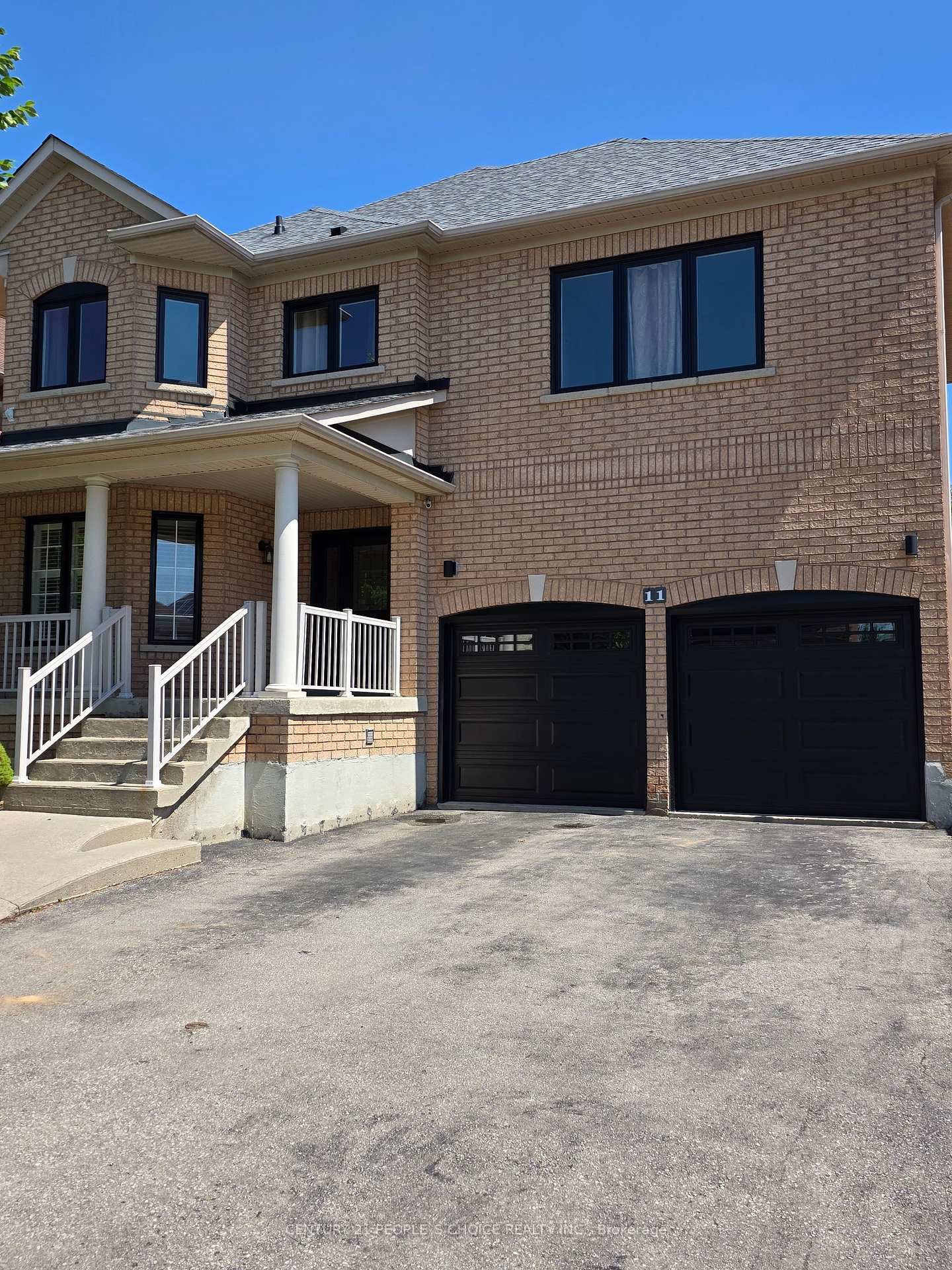 Photo de la propriété: 11 Citronella Lane ON L6R 3E8
