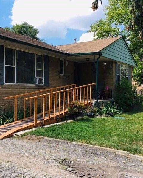 Photo de la propriété:  320 Ashbury Road  ON L6K 2M4 