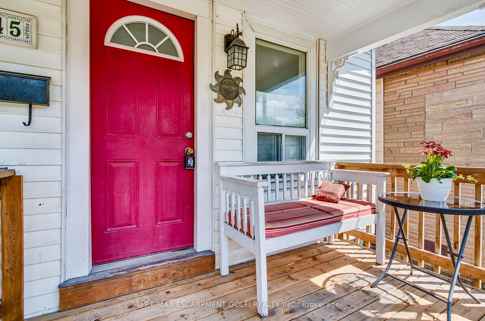 Property Photo:  145 Newlands Avenue  ON L9H 5P4 