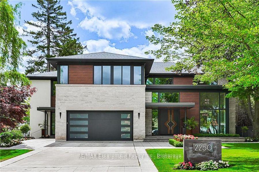 2250 Chancery Lane W  Oakville ON L6J 6A3 photo