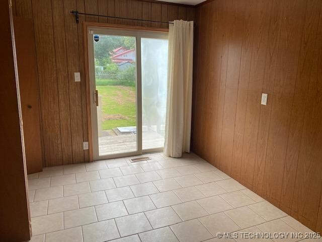 Property Photo: 1102 Chestnut Street OK 74403
