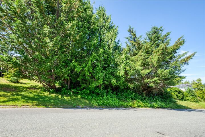 Property Photo:  5275 Fanshawe St  BC V0N 2P0 