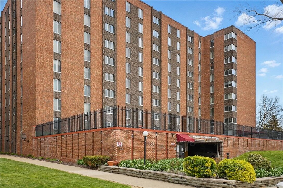 Property Photo:  5 Bayard Rd 500  PA 15213 