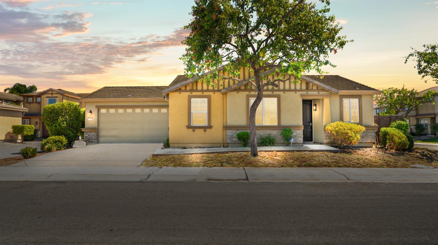 Property Photo: 410 Caravaggio Circle CA 95835