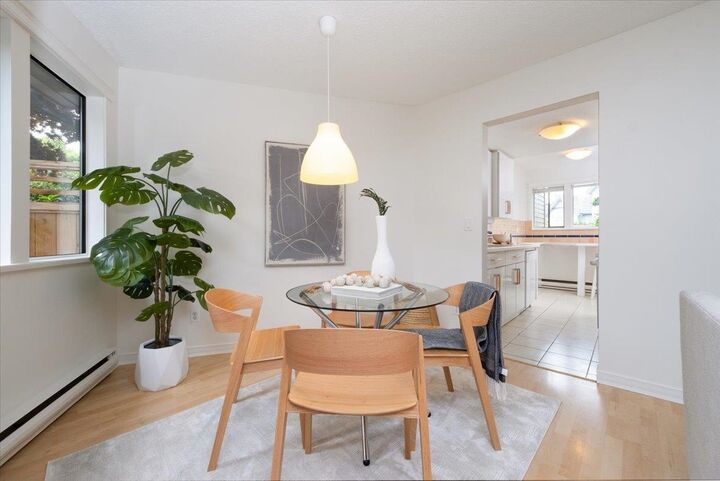 Property Photo: 251 W 14th Street 6 BC V7M 1P4