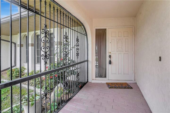 Property Photo:  1102 SE 28th Ter  FL 33904 