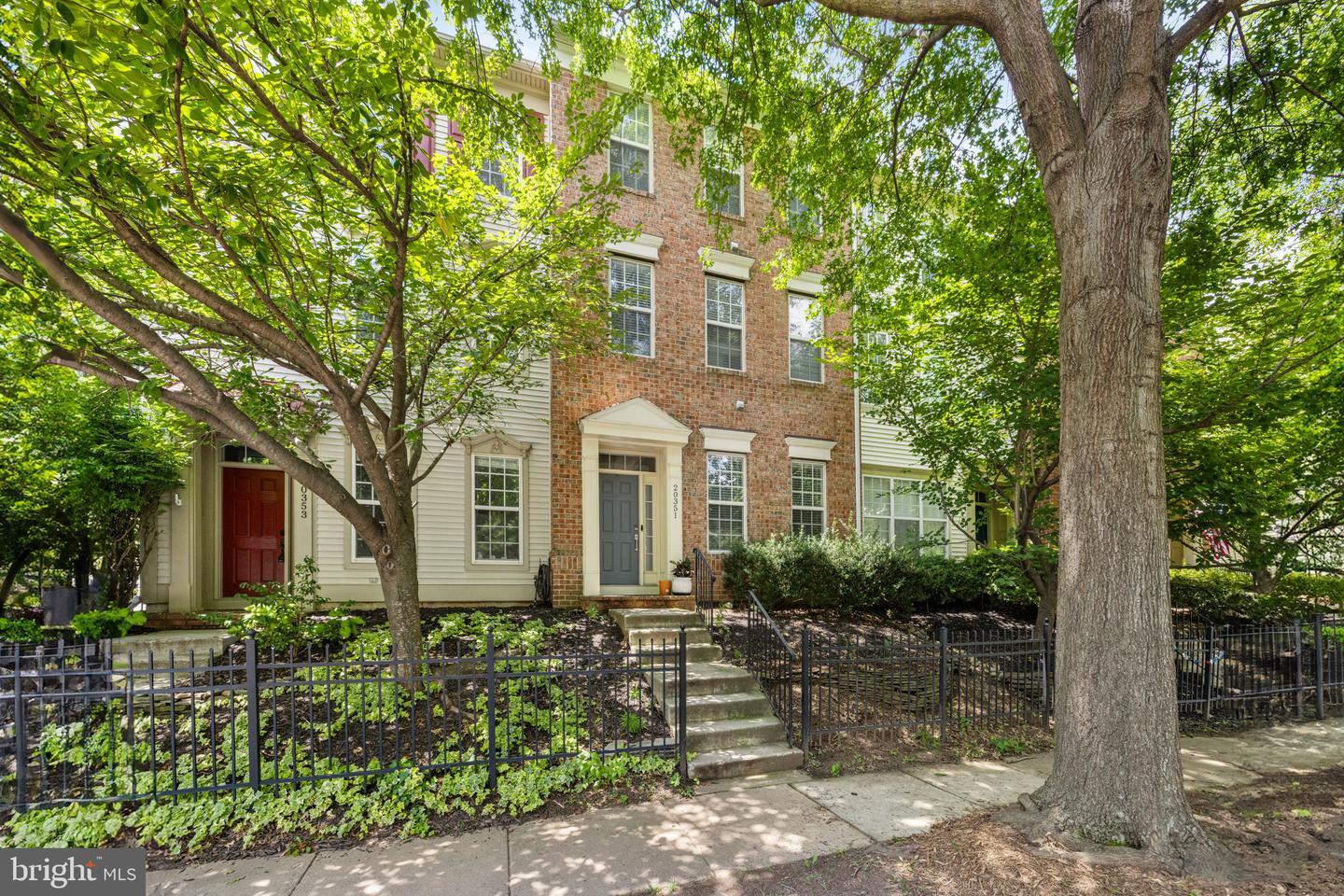 Property Photo: 20351 Bowfonds Street VA 20147
