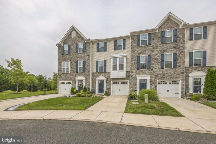Property Photo:  1072 Prime Place  NJ 08080 