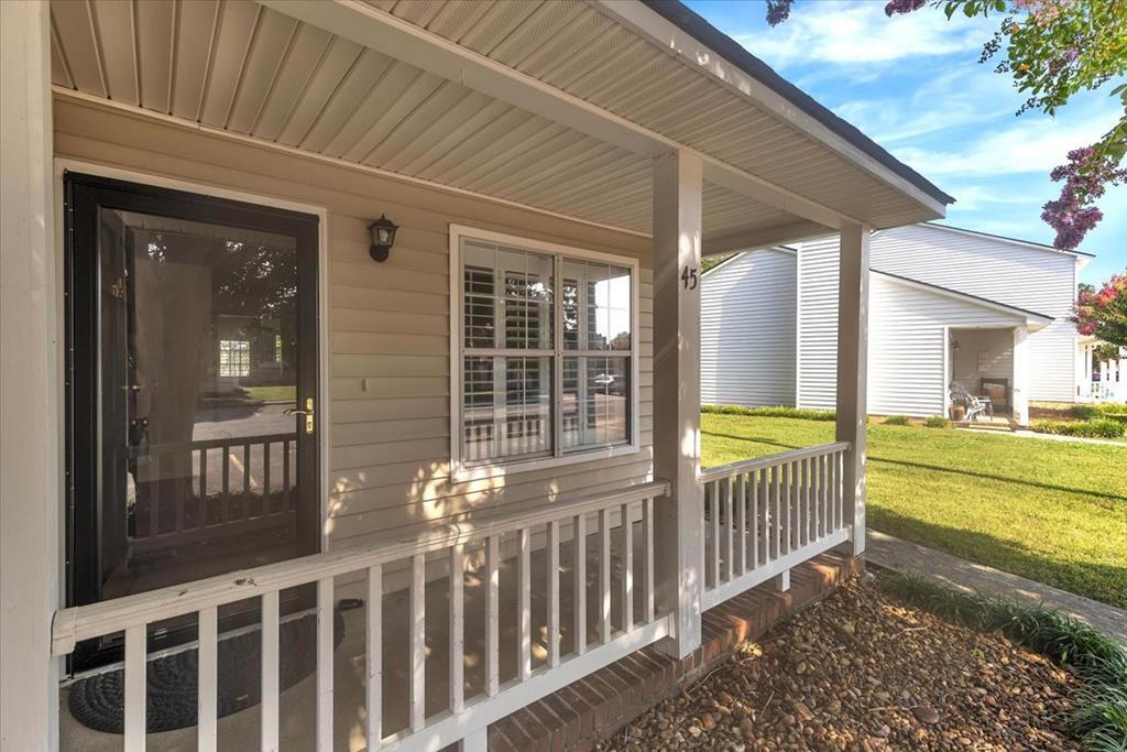 Property Photo: 1410 Rosewood Circle GA 30720