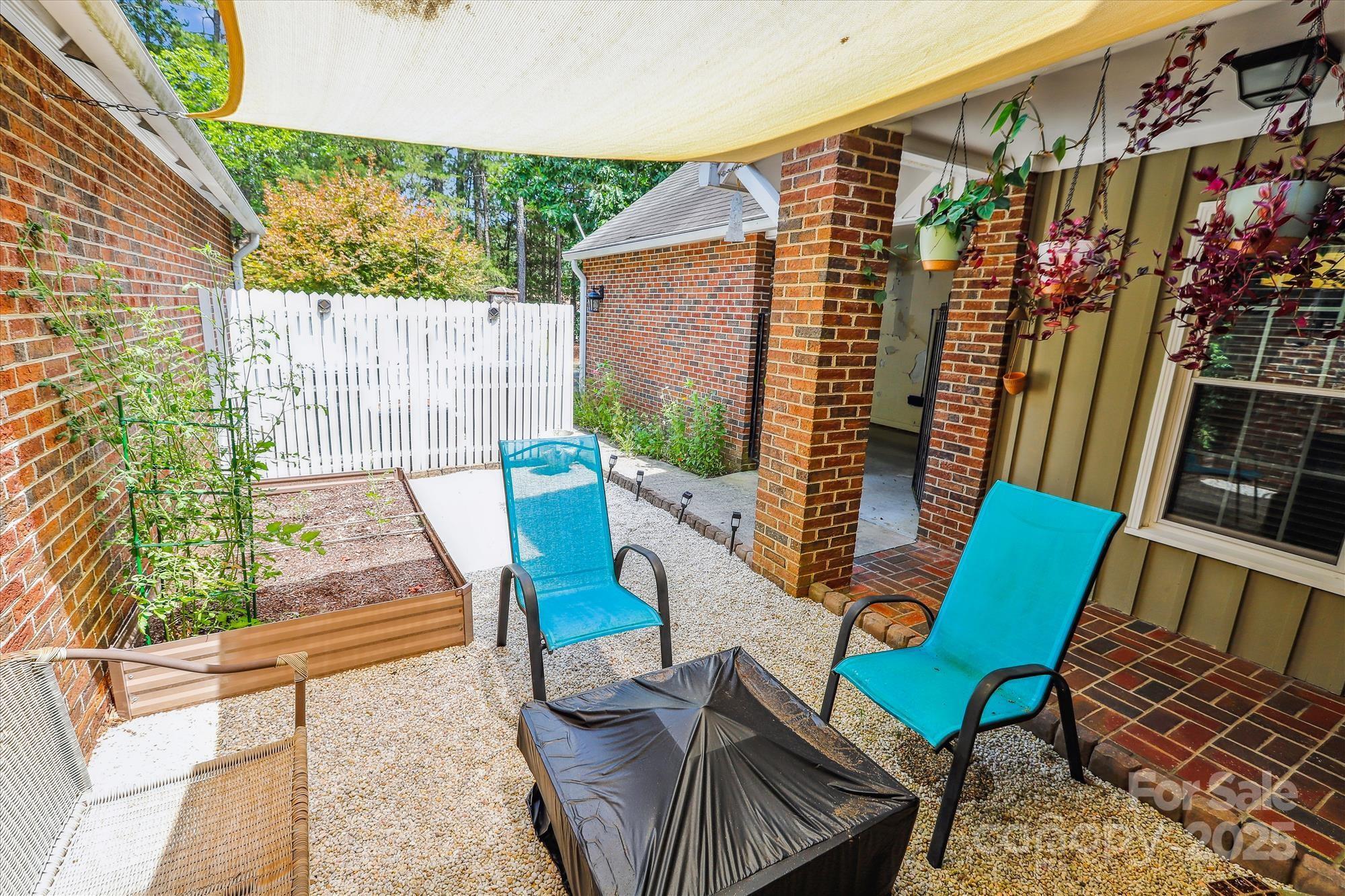 Property Photo: 806 Colony Oaks Drive NC 28112