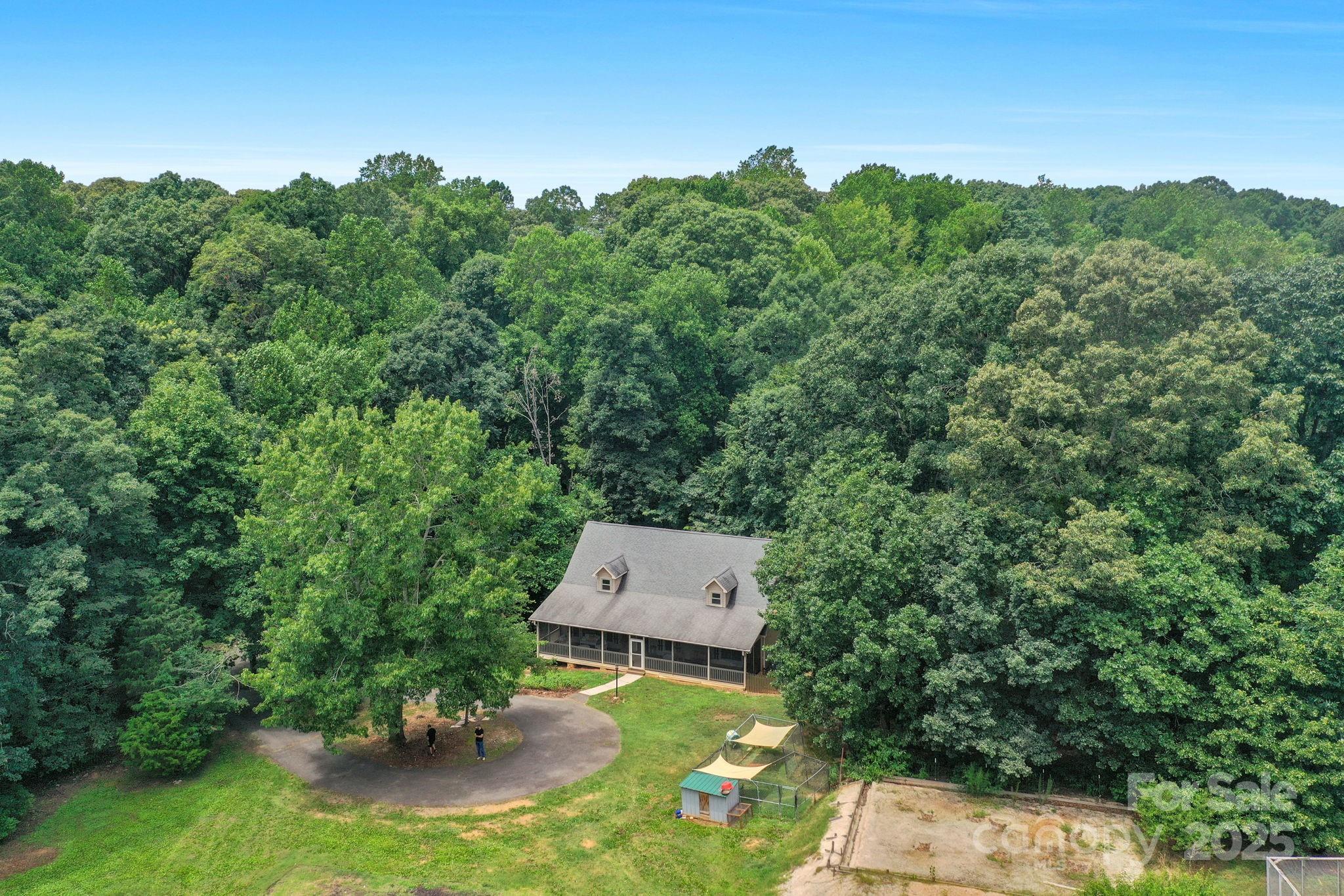 Property Photo: 195 Azalea Road NC 28115