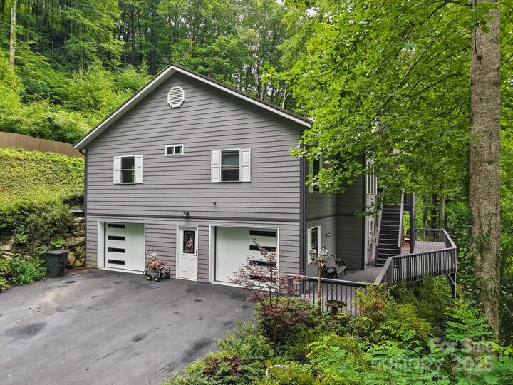 Property Photo:  7 Higel Lane  NC 28751 