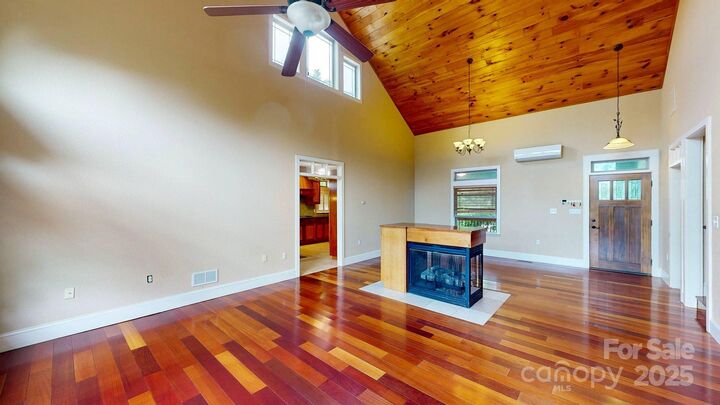 Property Photo: 6 Sunrise Valley NC 28748