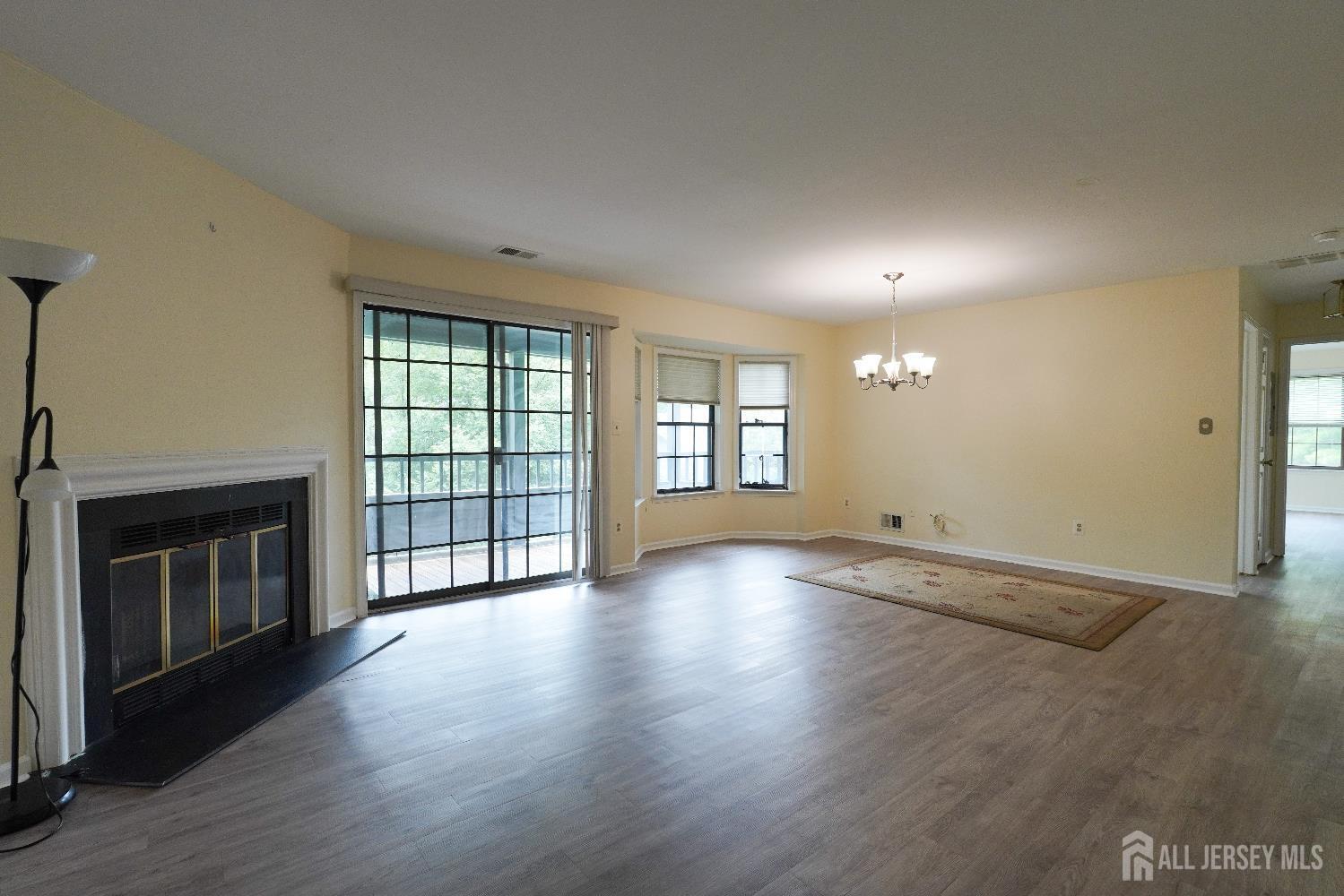 Property Photo:  809 Woodhaven Drive  NJ 08817 