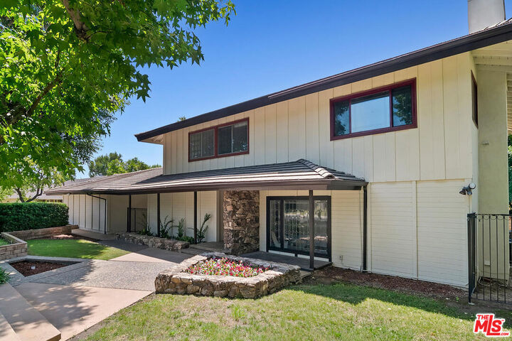 Property Photo:  19416 Kinzie St  CA 91324 