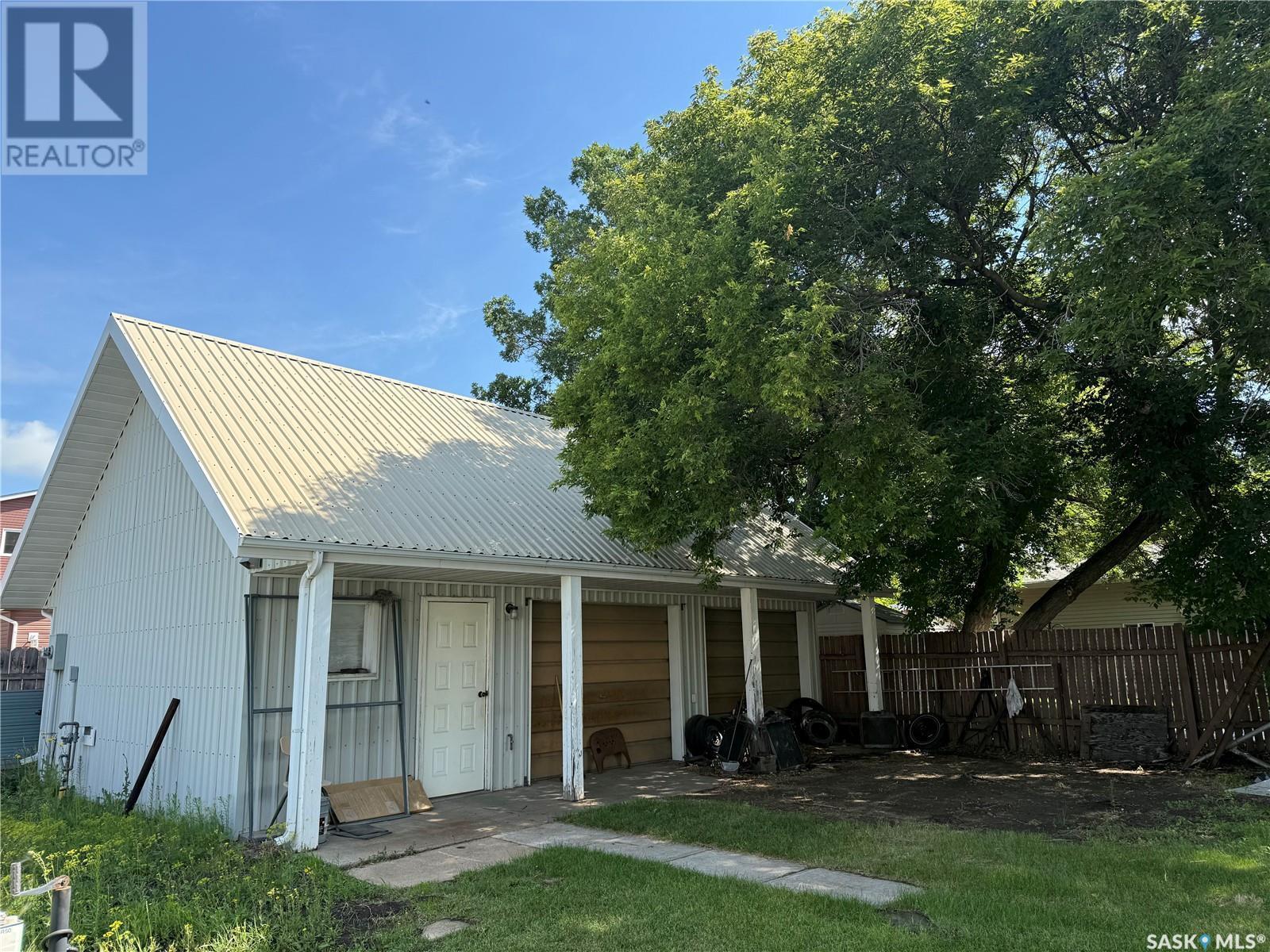 629 Henry Street  Estevan SK S4A 1M9 photo