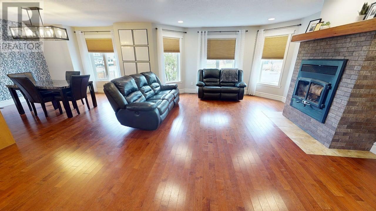 Photo de la propriété: 11716 88 Street BC V1J 0H8