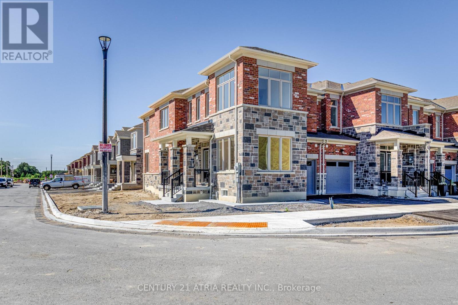 Property Photo:  875 Smoothrock Avenue  ON L1X 0J9 