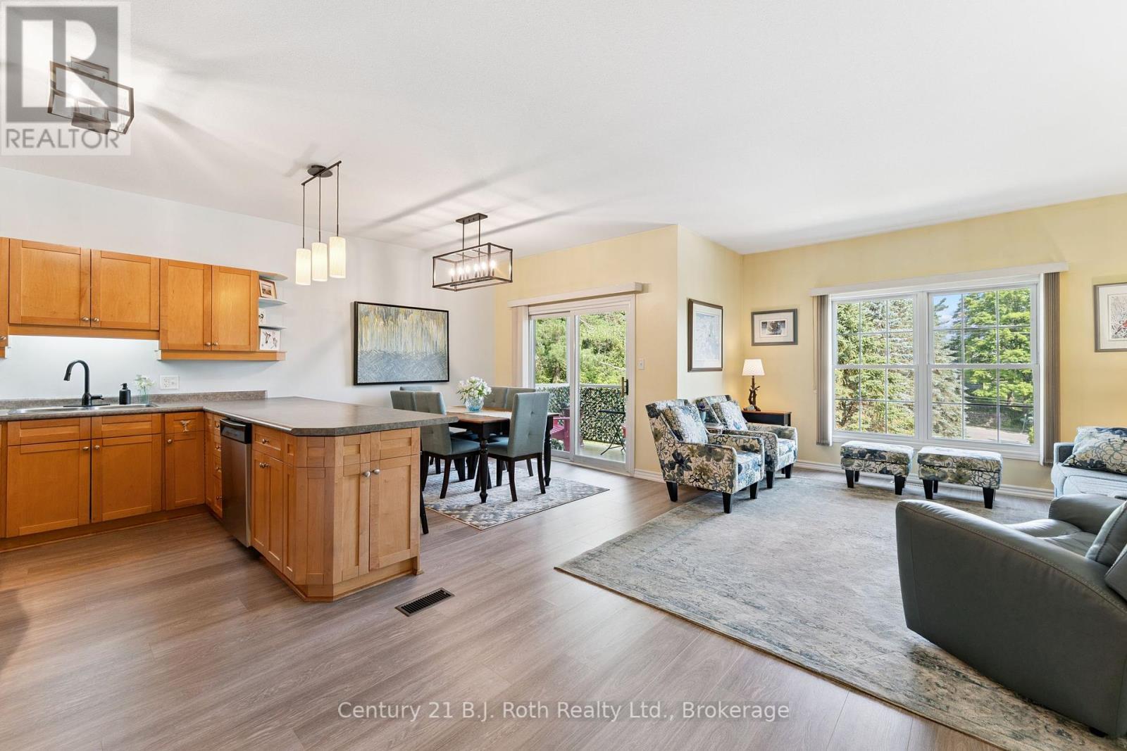 Property Photo: 24 Ontario Street 409 ON P1L 2H5