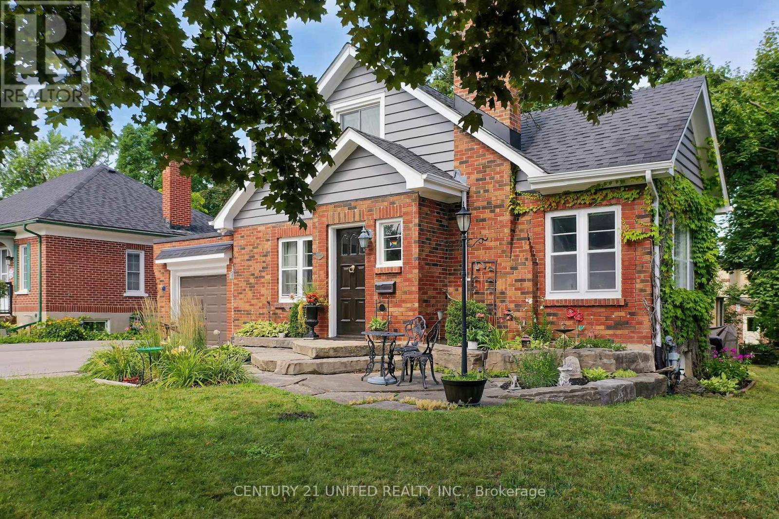 Photo de la propriété: 474 Albertus Avenue ON K9J 6A2
