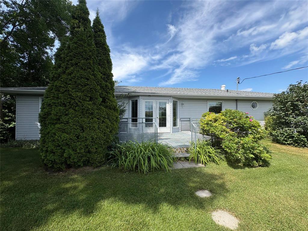 Property Photo: 260 Fifth Avenue East MB R0L 1S0