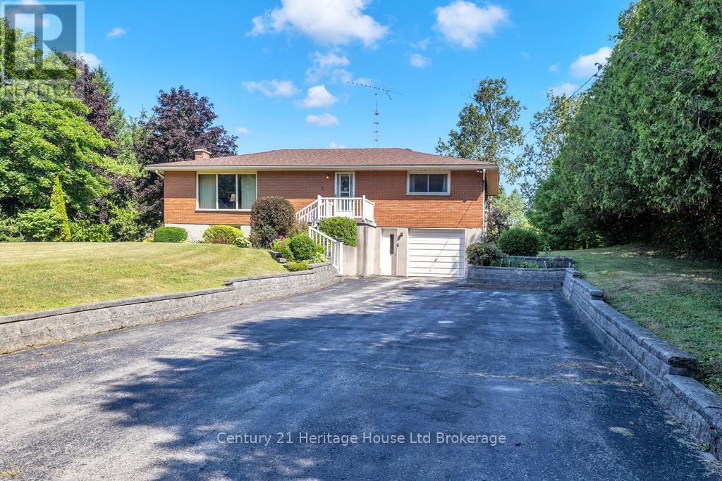 Property Photo: 403131 Robinson Road ON N5C 3J7