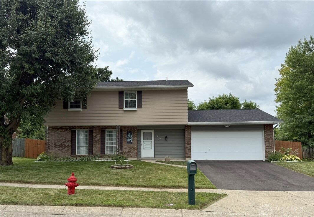 Property Photo: 7077 Sandalview Drive OH 45424