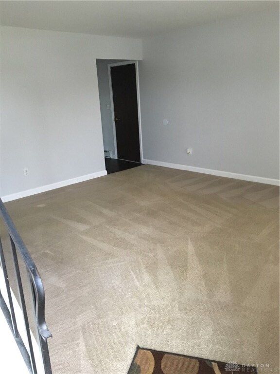 Property Photo:  124 Kings Chapel Drive  OH 45373 