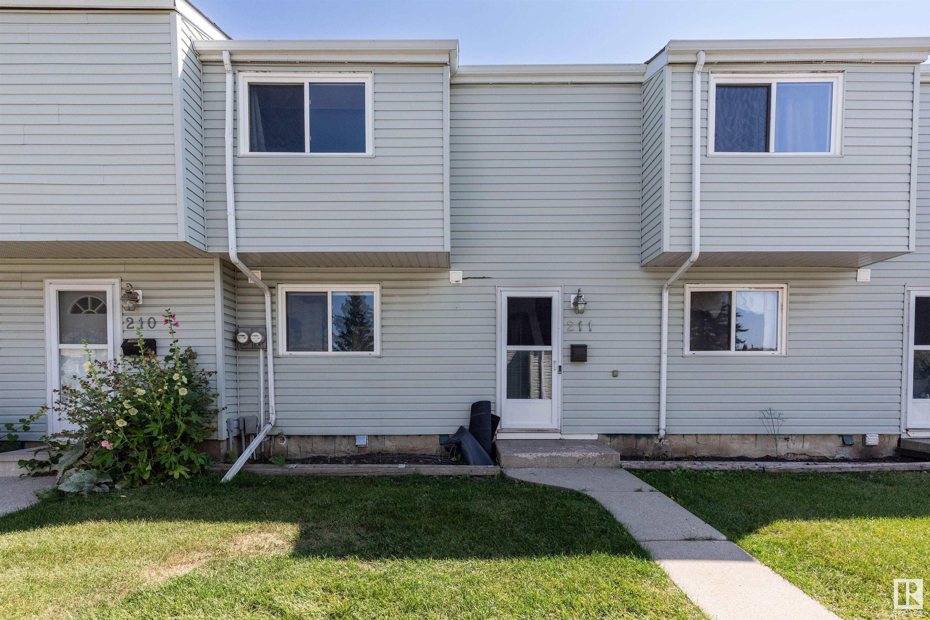 Property Photo: 211 Dickinsfield Court NW AB T5E 5V8