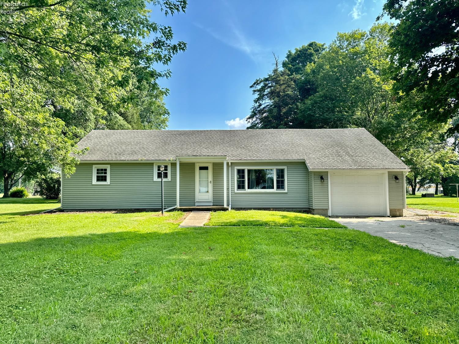 Property Photo: 132 E Township Road 152 OH 44883