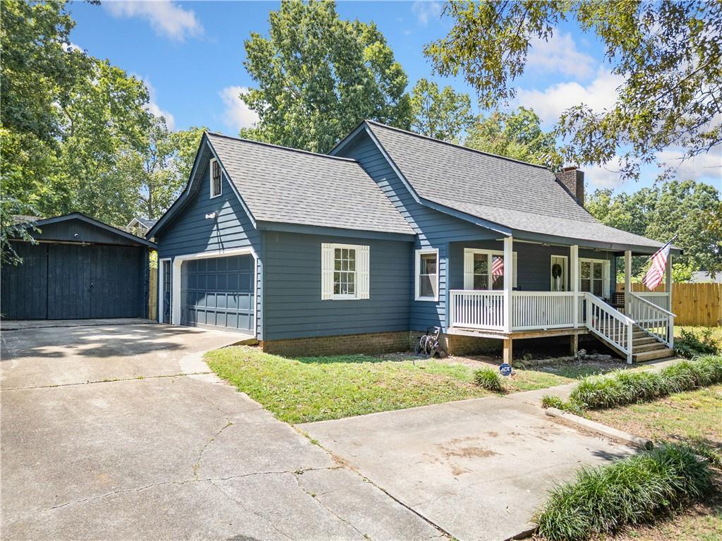 Property Photo:  354 Oakridge Drive SE  GA 30121 