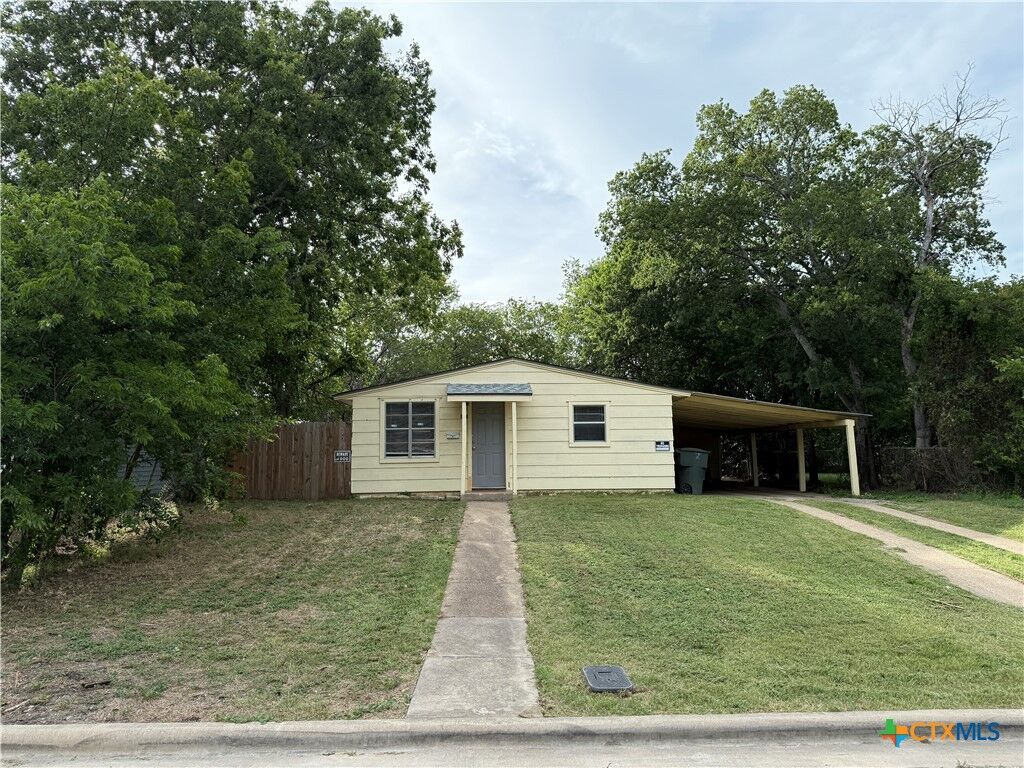 Property Photo: 809 Evergreen Drive TX 76541