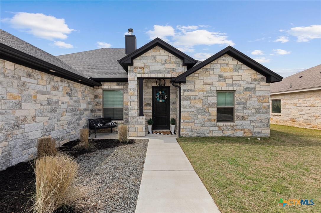 Property Photo: 213 Pecan Meadow Lane TX 76513