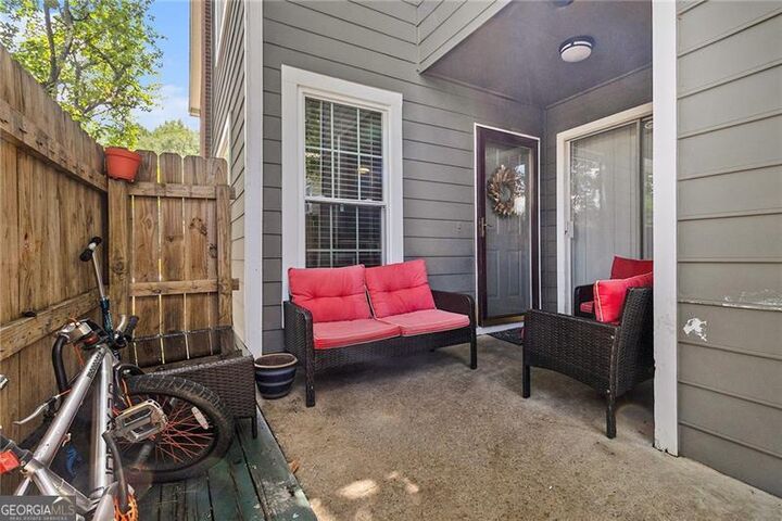 Property Photo: 1068 Dover Way GA 30093