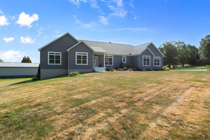 Property Photo: 7395 E Hudson Pointe Lane IN 46552