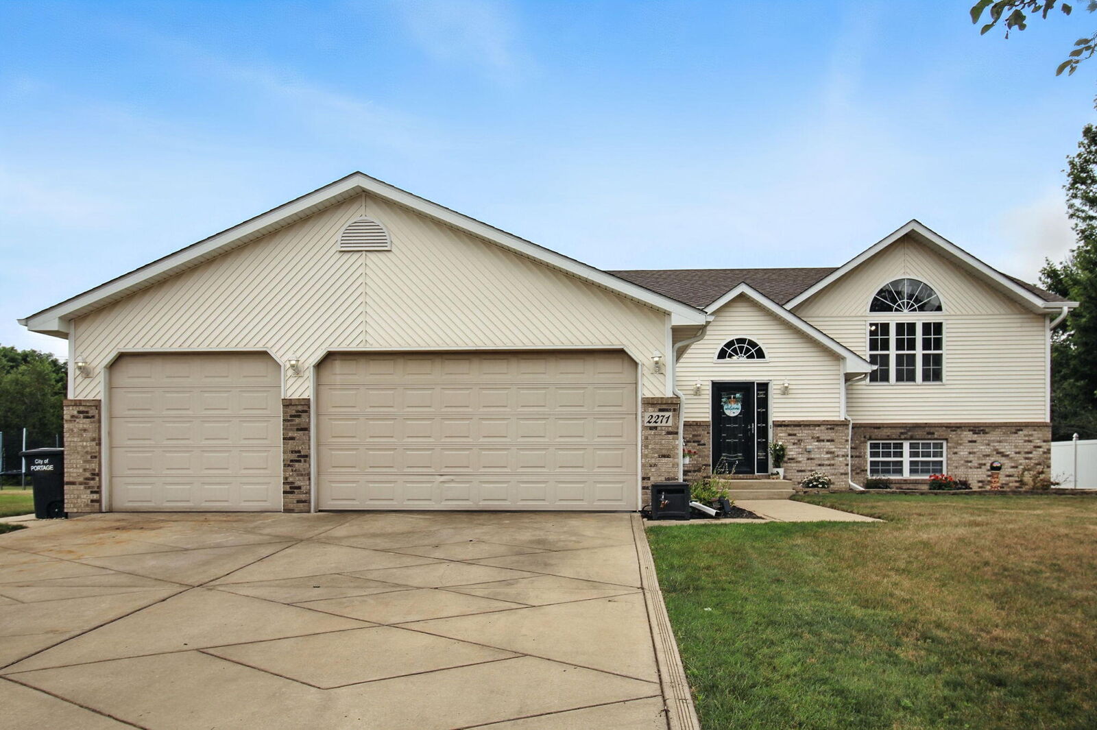 Property Photo:  2271 Longcommon Road  IN 46368 