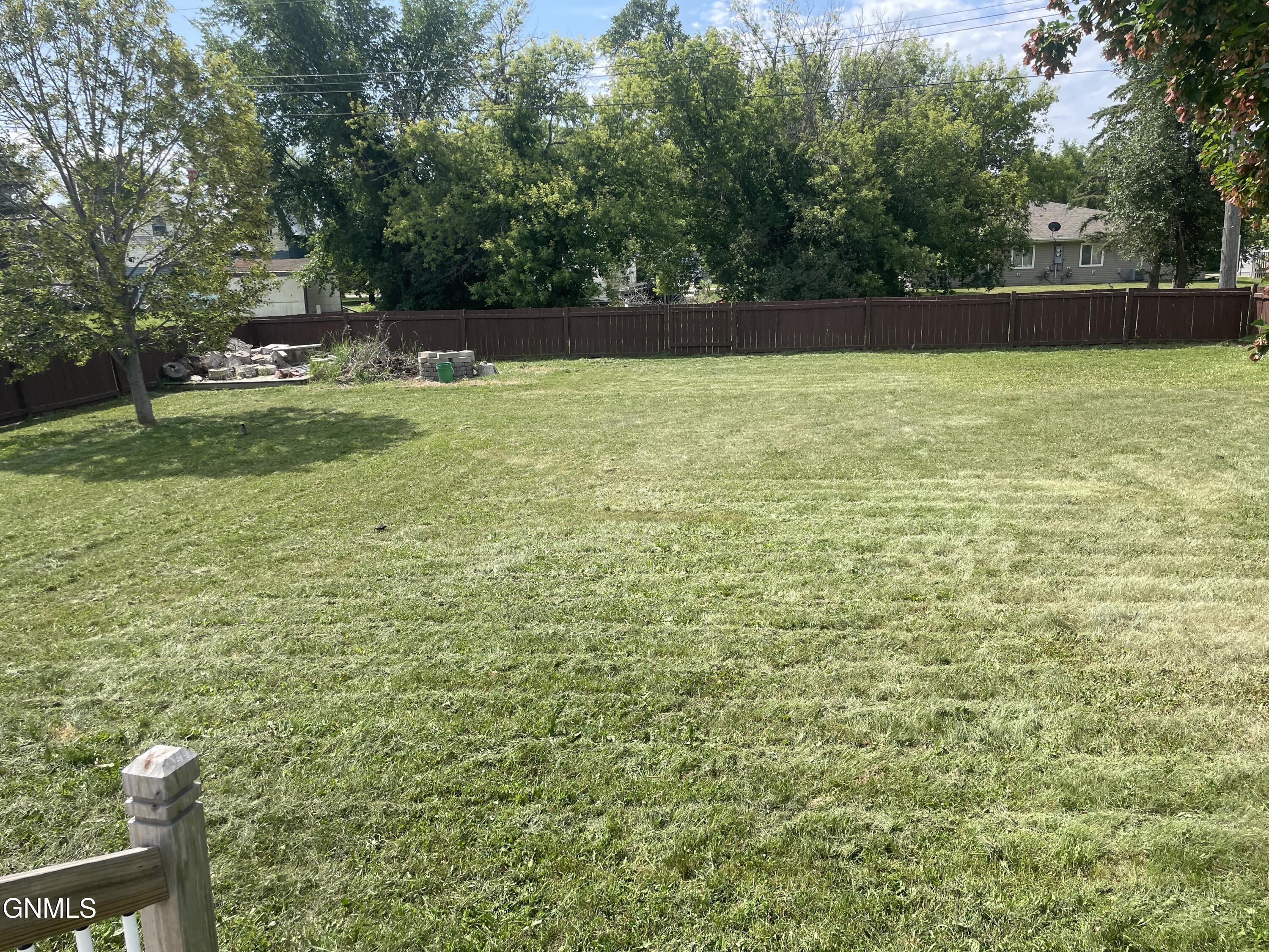 Property Photo: 1011 4th Avenue N ND 58356