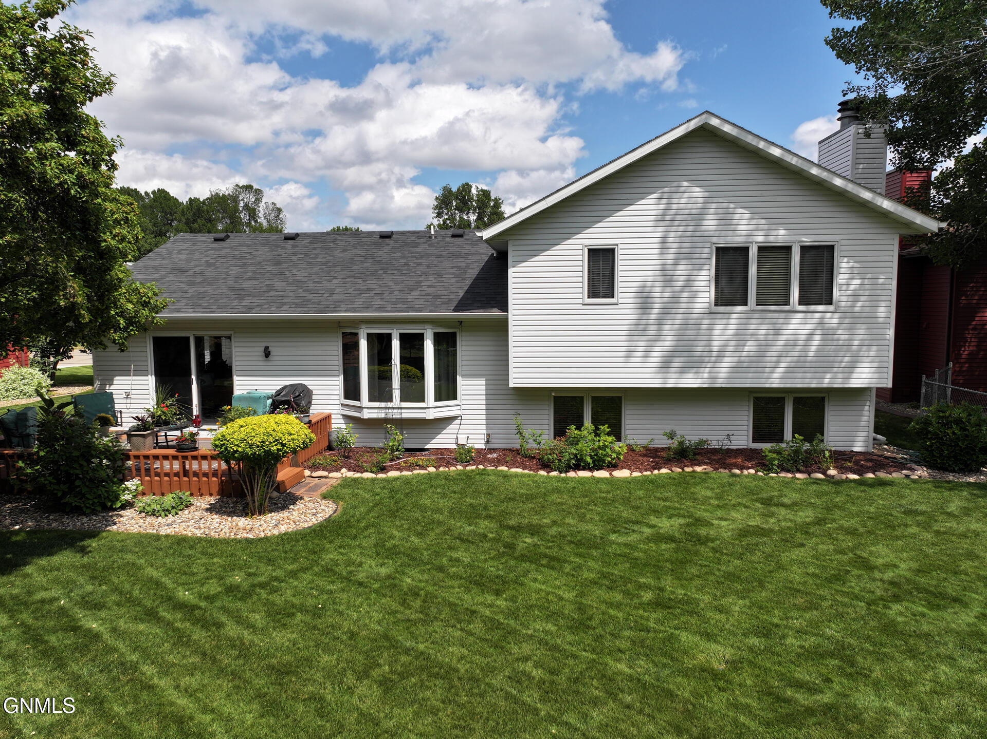 Property Photo:  707 Munich Drive  ND 58504 