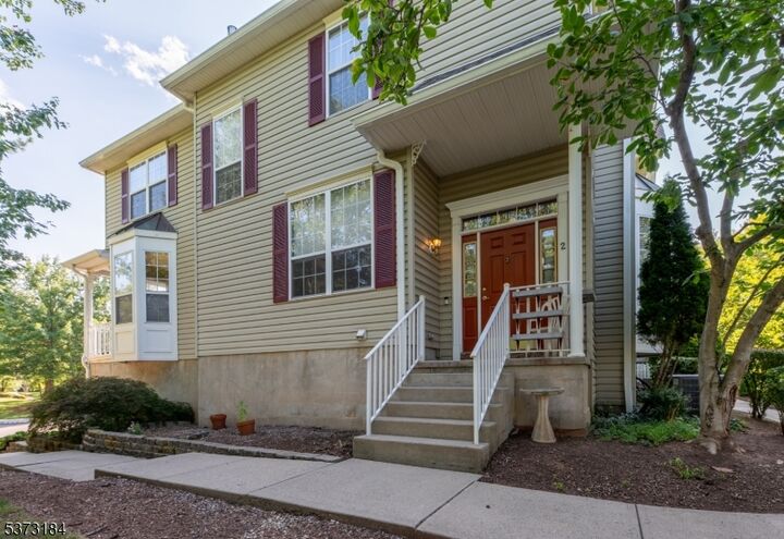 Property Photo: 2 Chesterfield Ct NJ 08822