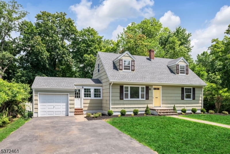Property Photo: 19 Sweetwood Ct NJ 07006