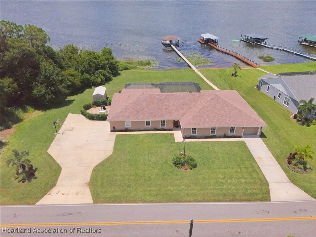 Property Photo:  200 Cloverleaf Road  FL 33852 