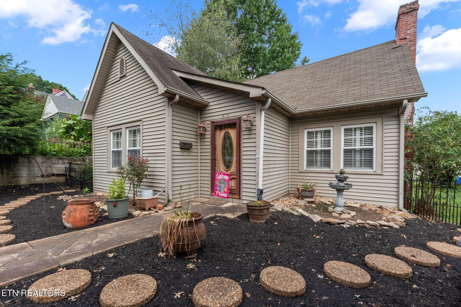 Property Photo: 813 Trenton St TN 37748