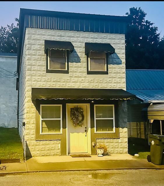 Property Photo:  133 East Fifth Street  KY 40741 
