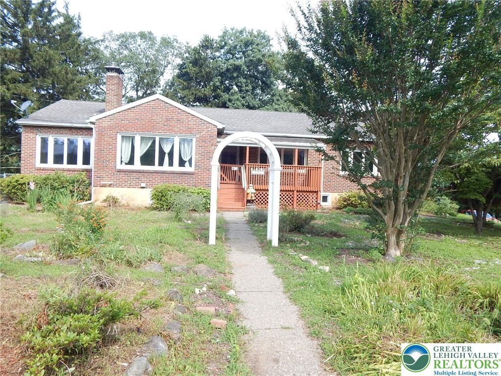 Property Photo:  3317 Allen Street  PA 18045 