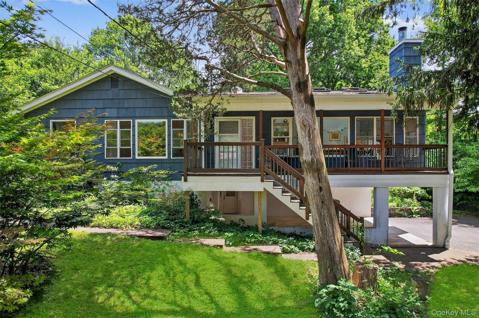 Property Photo:  17 Merriewold Lane N  NY 10950 