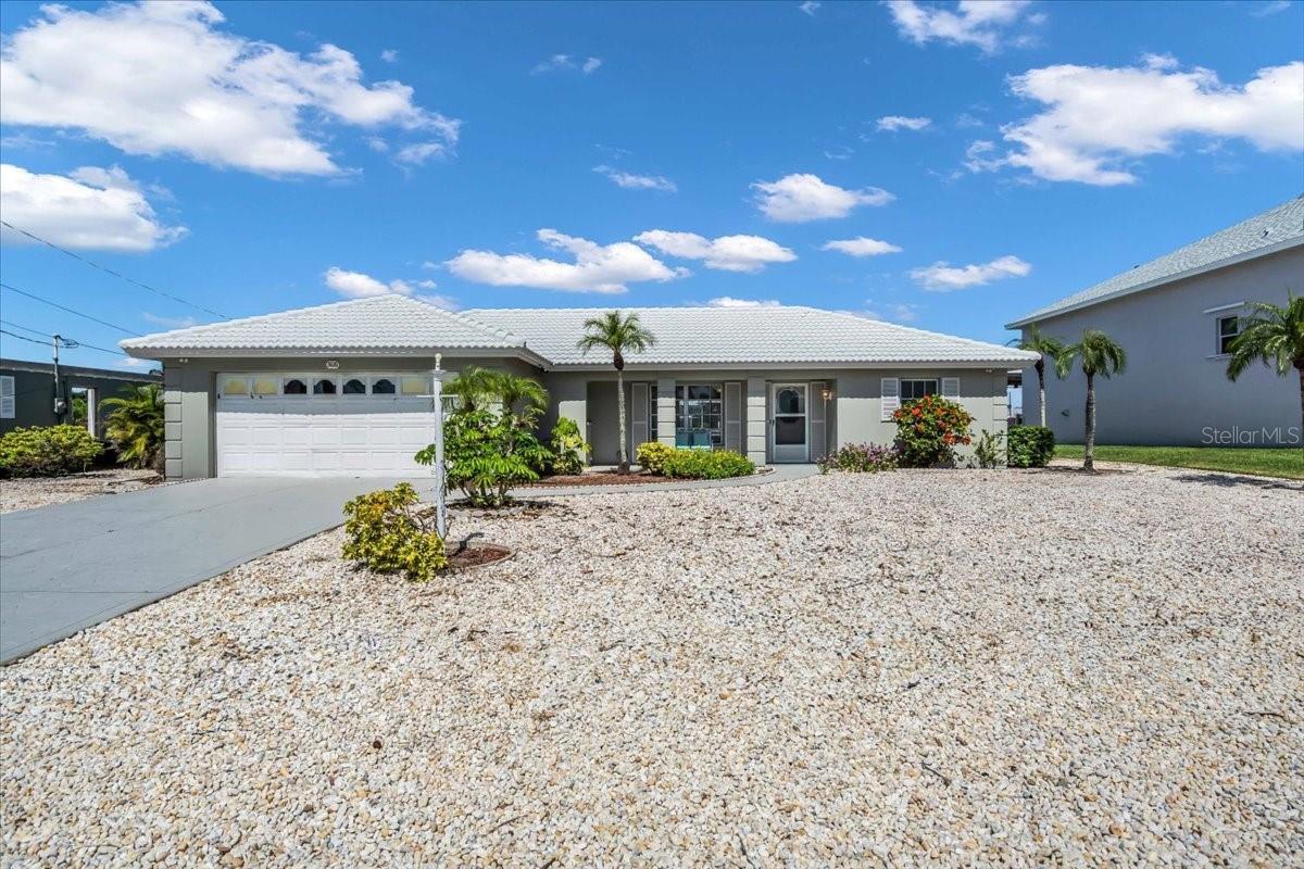 Property Photo: 3816 Royal Palm Drive FL 34210