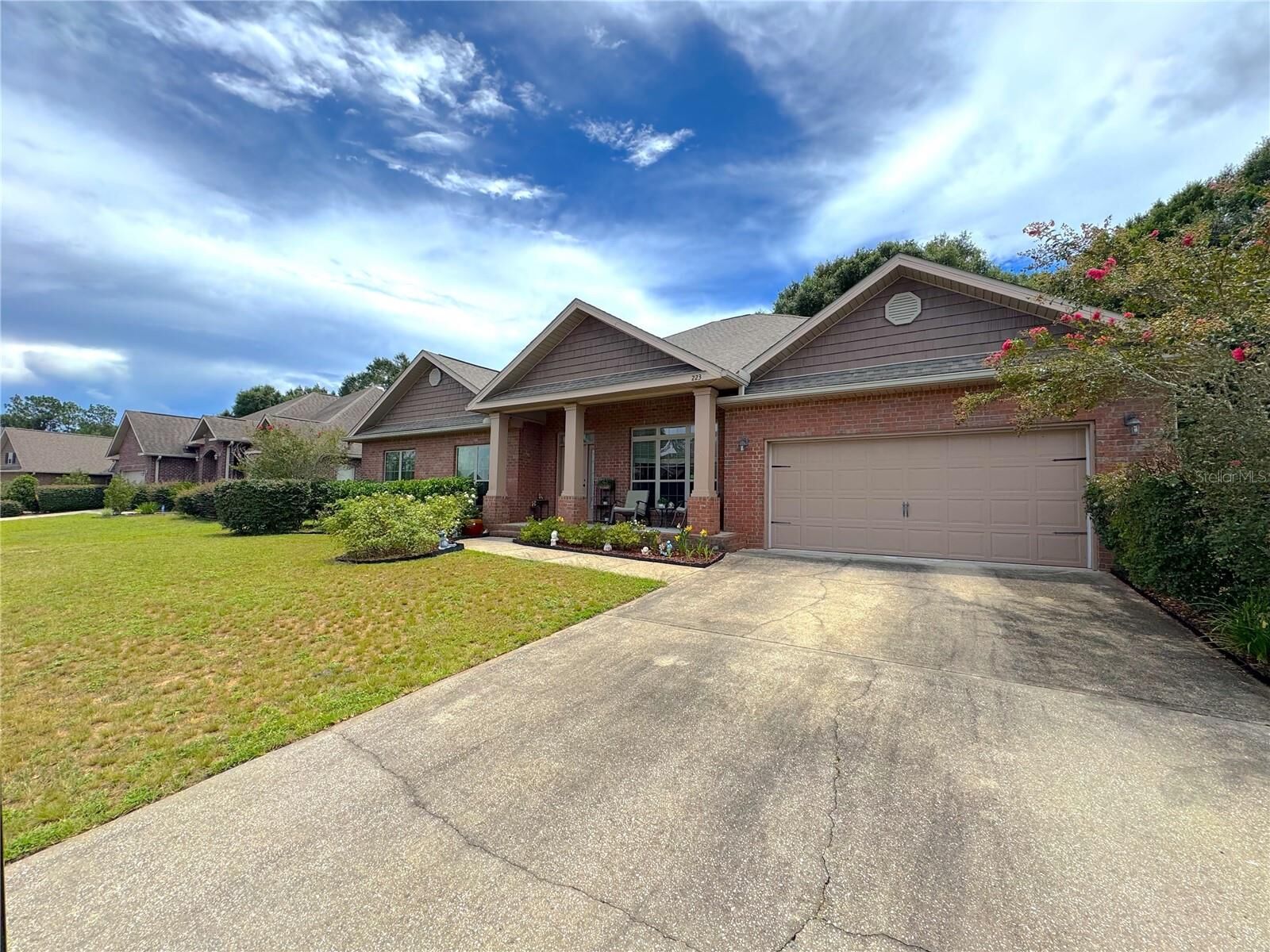 Property Photo: 223 Paradise Palm Circle FL 32536