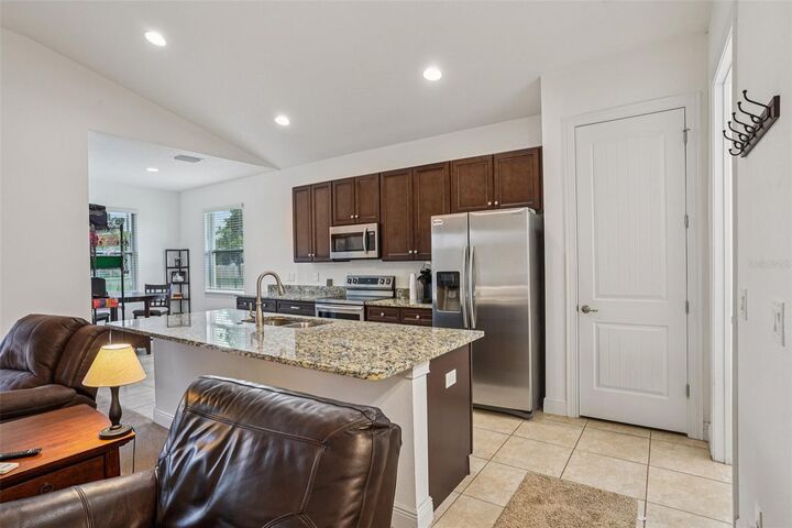 Property Photo:  699 S Dixie Drive  FL 34737 